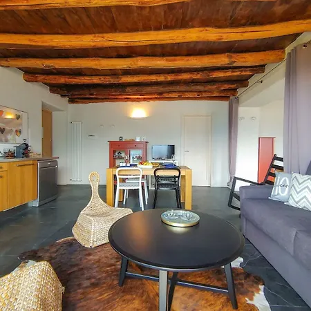 Sunrise's Daire Pianello Del Lario